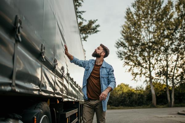 深圳市风华易物流有限公司