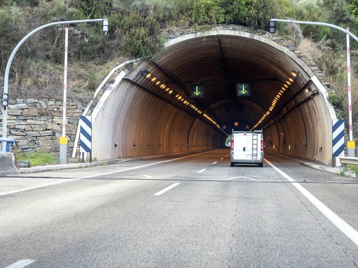 上海德逸物流有限公司