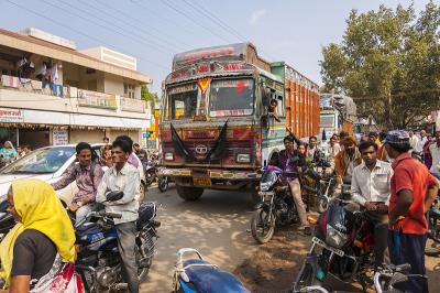 深圳市盐港鹏运物流有限公司