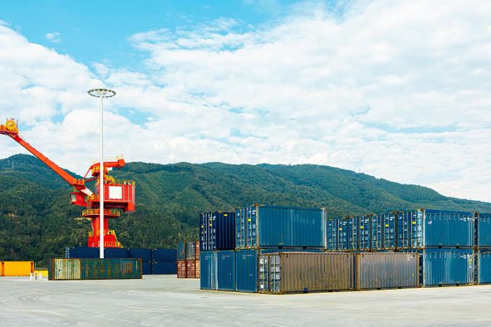 深圳市鑫华运物流有限公司