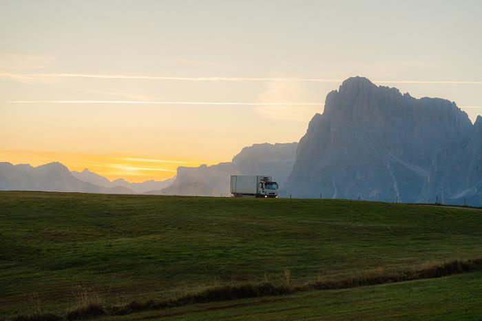 七台河宏鑫隆物流有限公司