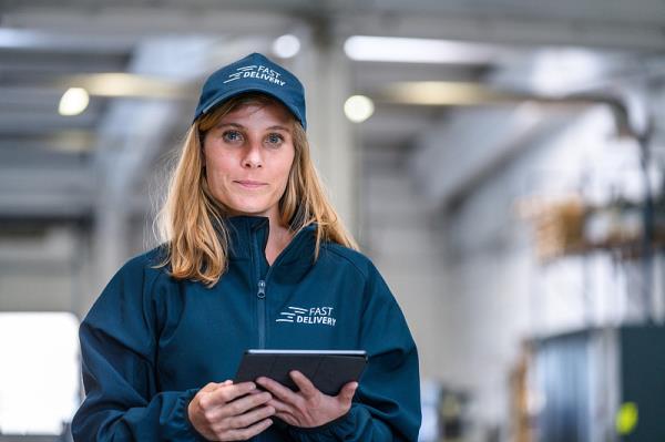 崴远（深圳）国际物流有限公司