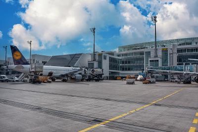 深圳市鹏黔通国际物流有限公司