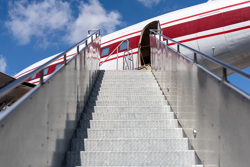 蓝牙键盘采取大连门到门海运递送到澳洲阿什伯顿