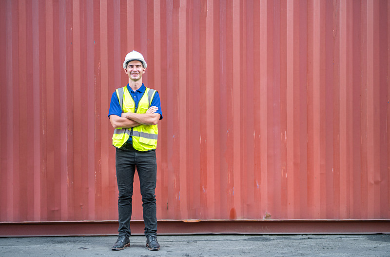 小麦粉经中国青岛整箱海运托运至弗里曼特尔