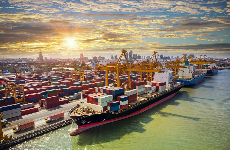 原木经香港LCL海运速递到吉朗