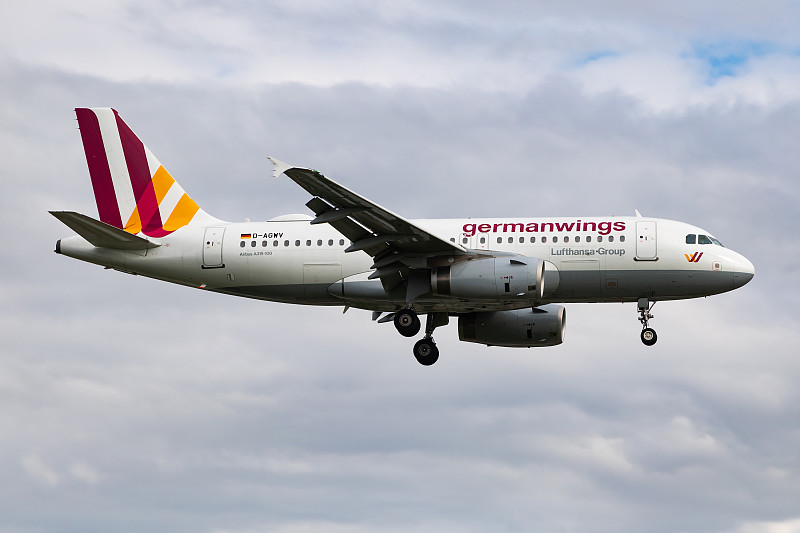 染料通过中国舟山国际多式联运运输到澳大利亚卡拉萨(Karratha)