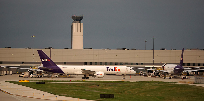 海口至澳洲皮里港的北京景泰蓝餐具使用航空运输14天配送到