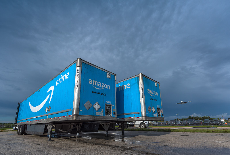 剃须刀架/刀片采用厦门跨境海空联运及时送达麦凯 (Mackay)