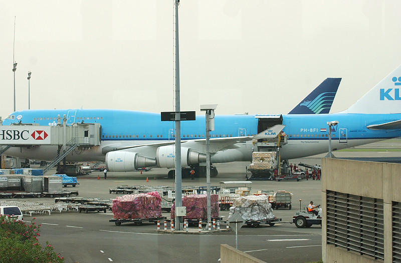 中国深圳二胡琴弦使用航空运输15天送到黄金海岸