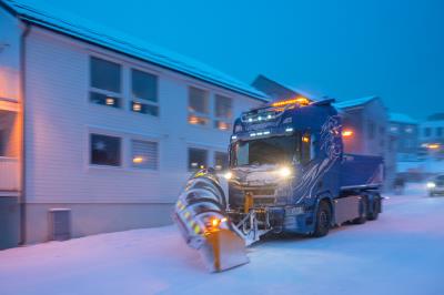 五金工具应用武汉轮船运输安全送达黑德兰港