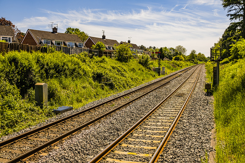 合成纤维面料应用深圳海空联运送抵奥尔巴尼 (Albany)