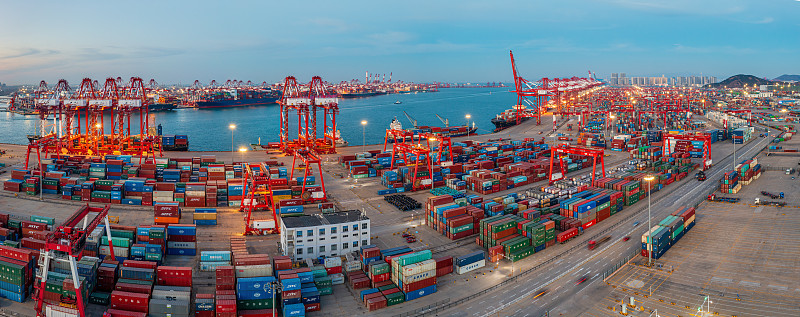 铝合金（建筑、航空、交通等用）借助中国南京轮船运输抵达波特兰 (Portland) [维多利亚州]