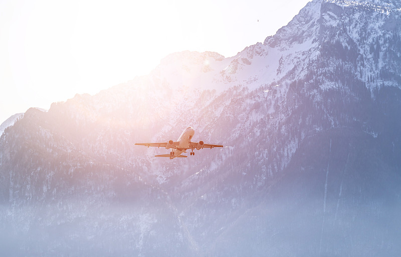 小家电经过中国大连优先空运送到澳洲昂斯洛