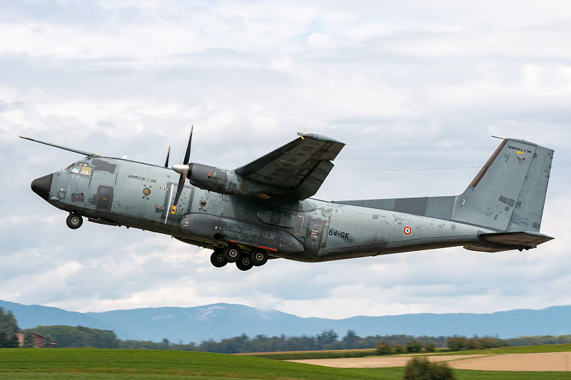 中国大连相声CD采用空海联运15天速递到澳大利亚贝尔湾