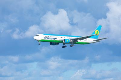 盐津铺子话梅粒采取中国大连空运快递送到澳大利亚奥尔巴尼