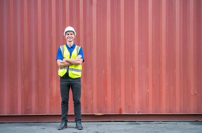 小麦粉经中国青岛整箱海运托运至弗里曼特尔