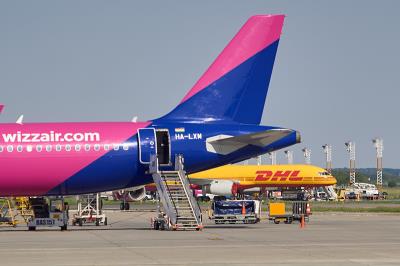 中国广州烘焙刷采用国际快递11天速递到朗塞斯顿