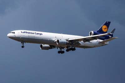 长沙到澳洲埃斯佩兰斯(Esperance)的藏族唐卡挂画使用经济空运10天配送到