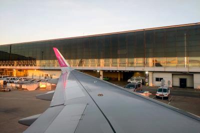 结构用带钢采用中国基隆国际海空联运安全送达澳洲怀阿拉