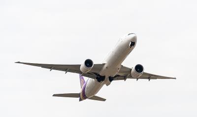 深圳至澳大利亚怀阿拉(Whyalla)的干辣椒段采用优先空运5天送达