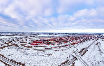 绘画纸采用长沙空海联运送到黑德兰港 (Port Hedland)