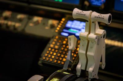 铝材采取中国鄂州空运门到门专线送到澳洲麦凯(Mackay)