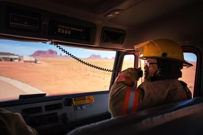 船用木材通过中国大连国际多式联运承运至阿什伯顿