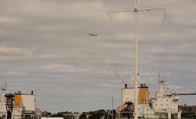 上海无线耳机充电盒使用空运专线13天内送到澳洲贝尔湾