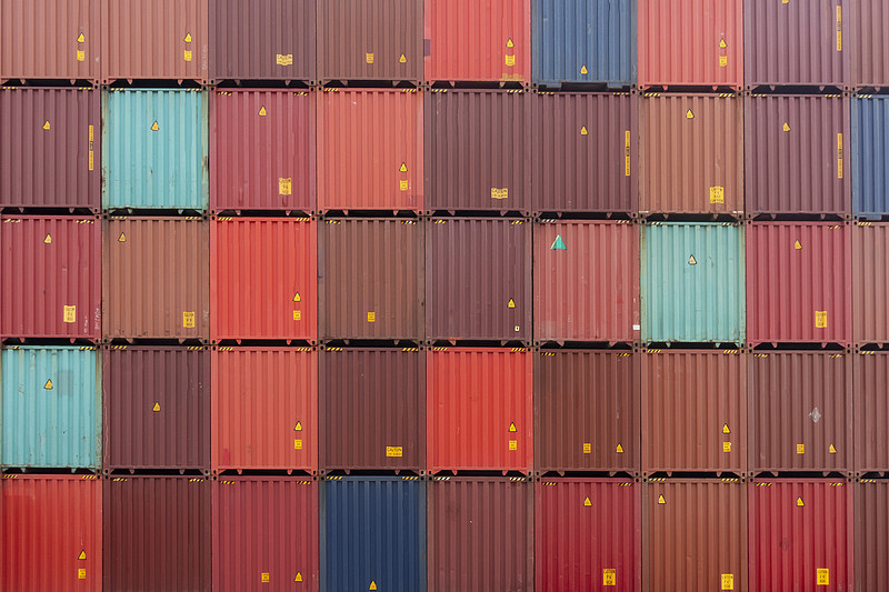 国际物流的时效与价格，哪个是选择国际货运代理公司的标准?