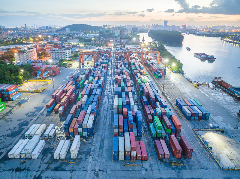 多伦多海运首选：转瞬达国际集运，安全高效的物流解决方案