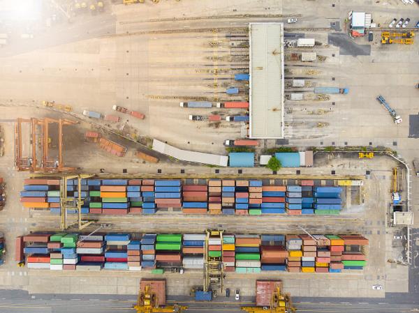 注意：铁路中断加剧国际海运温哥华港拥堵