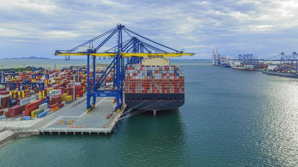 中国发加拿大空运和海运哪个更划算